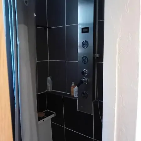 Lovely 3 Riquier Next To Port With Ac! 니스