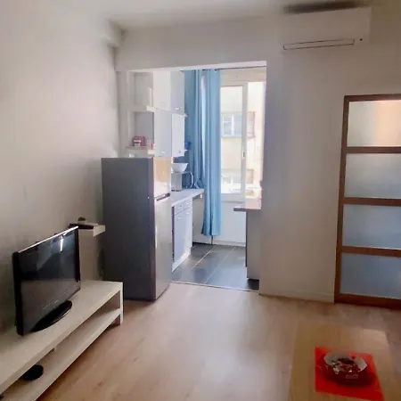 Lovely 3 Riquier Next To Port With Ac! 아파트 니스